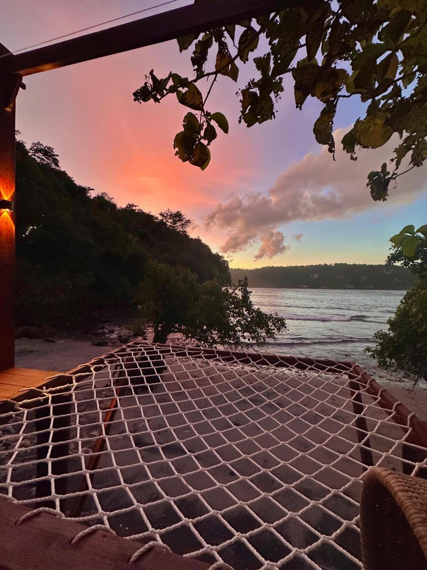 Beachfront Luxury Dome Villas - Gamat Bay Resort Nusa Penida Exterior foto