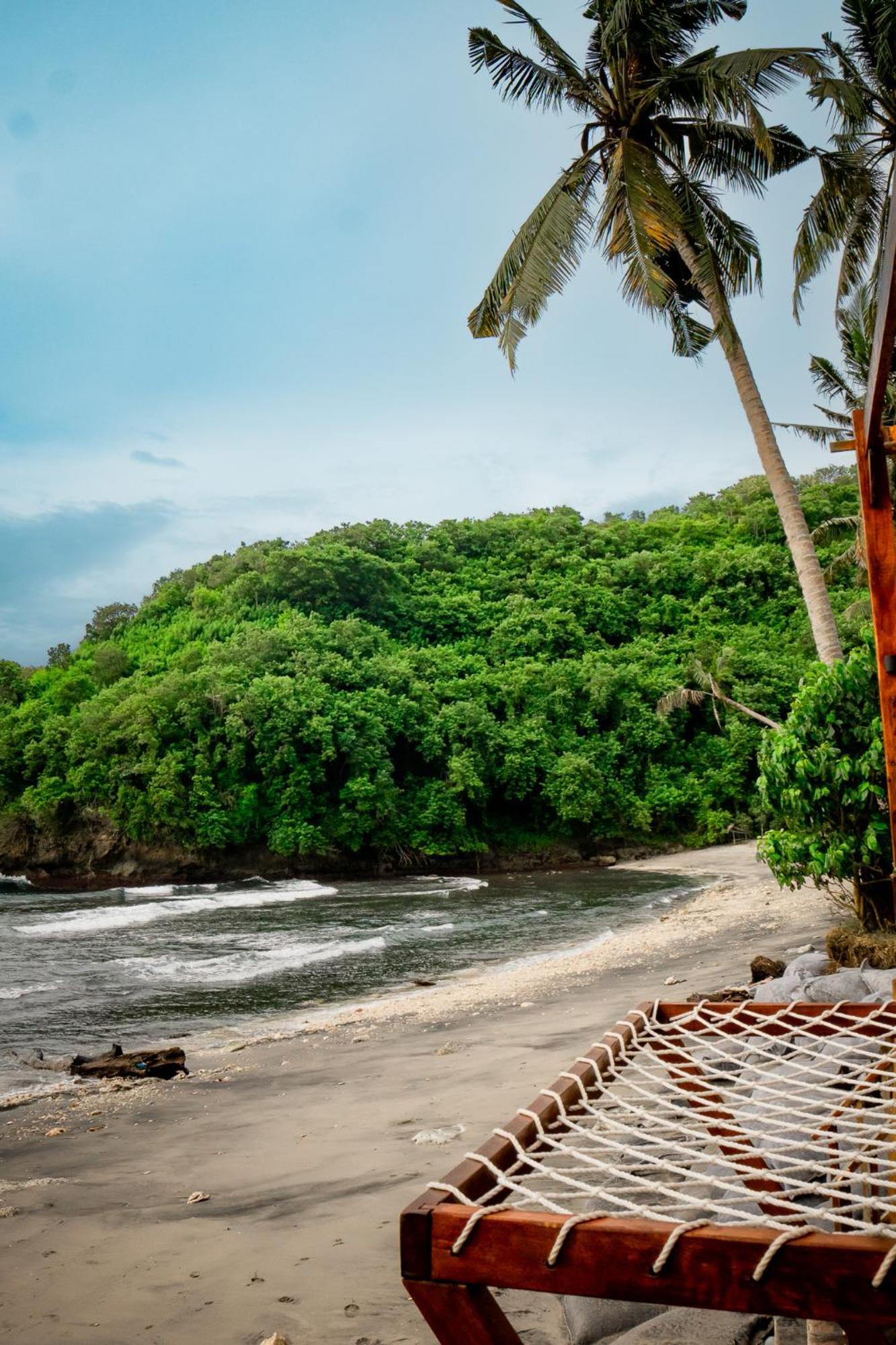 Beachfront Luxury Dome Villas - Gamat Bay Resort Nusa Penida Exterior foto