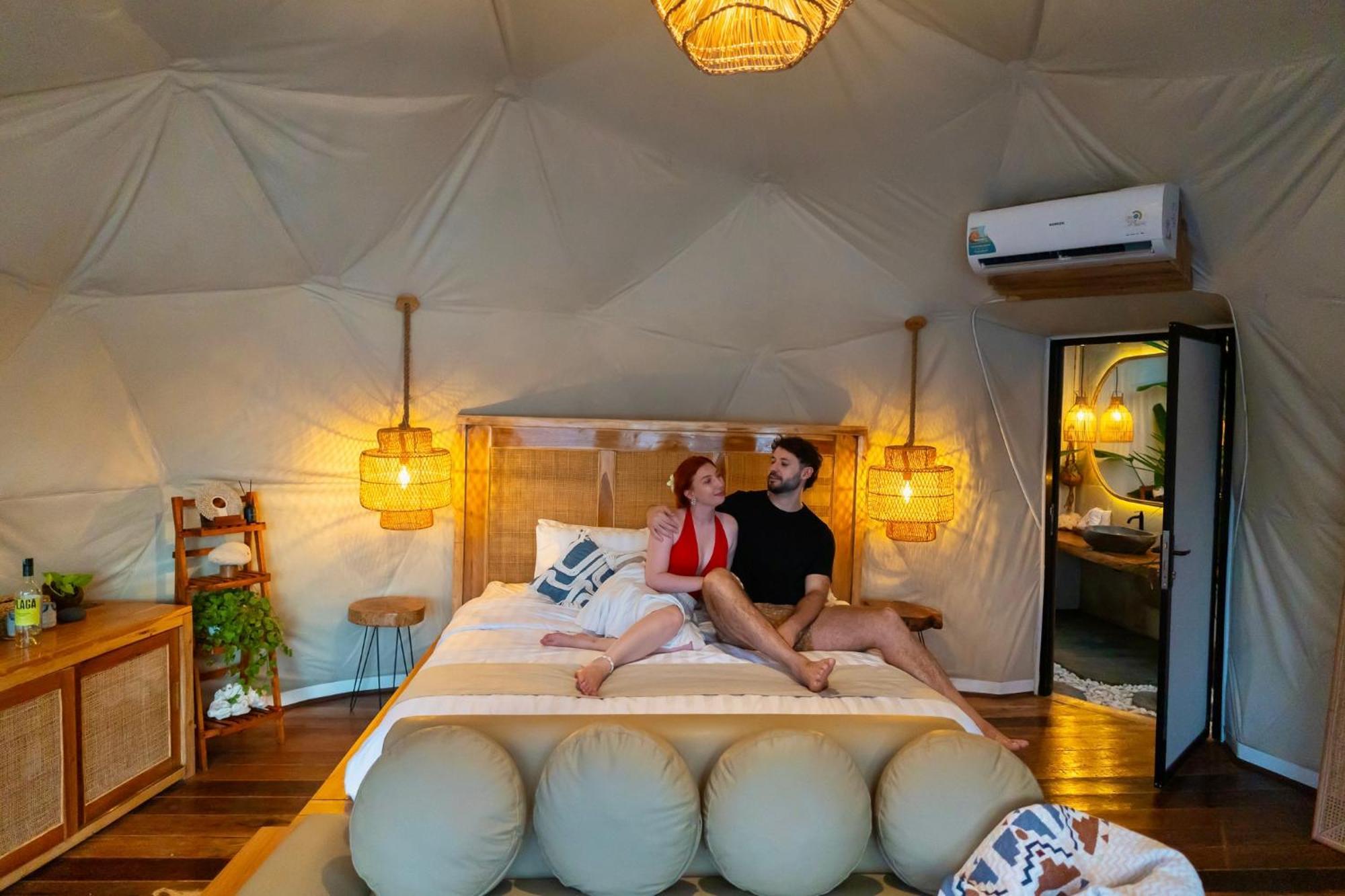 Beachfront Luxury Dome Villas - Gamat Bay Resort Nusa Penida Exterior foto
